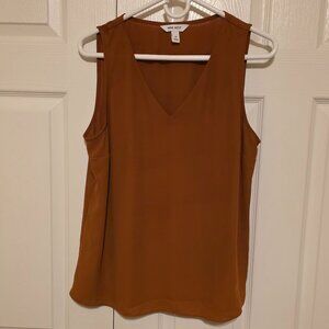 Nine West V Neck Shell